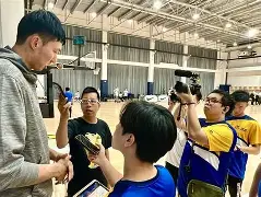 板球热身赛上演强强对话，天山猎隼队强势横扫南城银狐队，多点开花奏效；反击锐度十足
